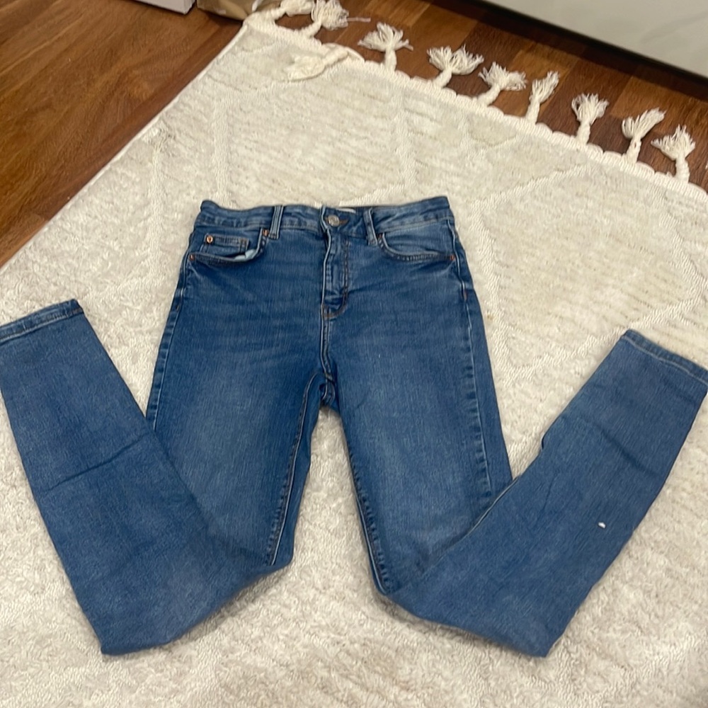 Medium Wash High Rise Skinny Jeans